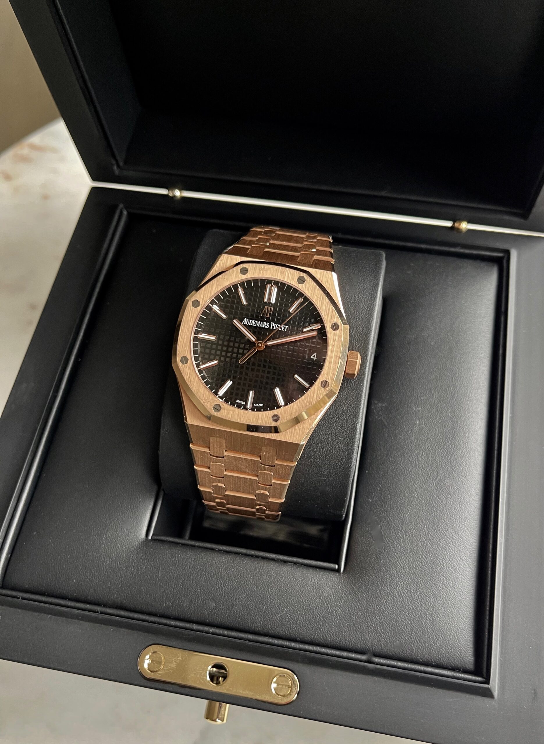 Audemars Piguet Royal Oak Selfwinding view 4