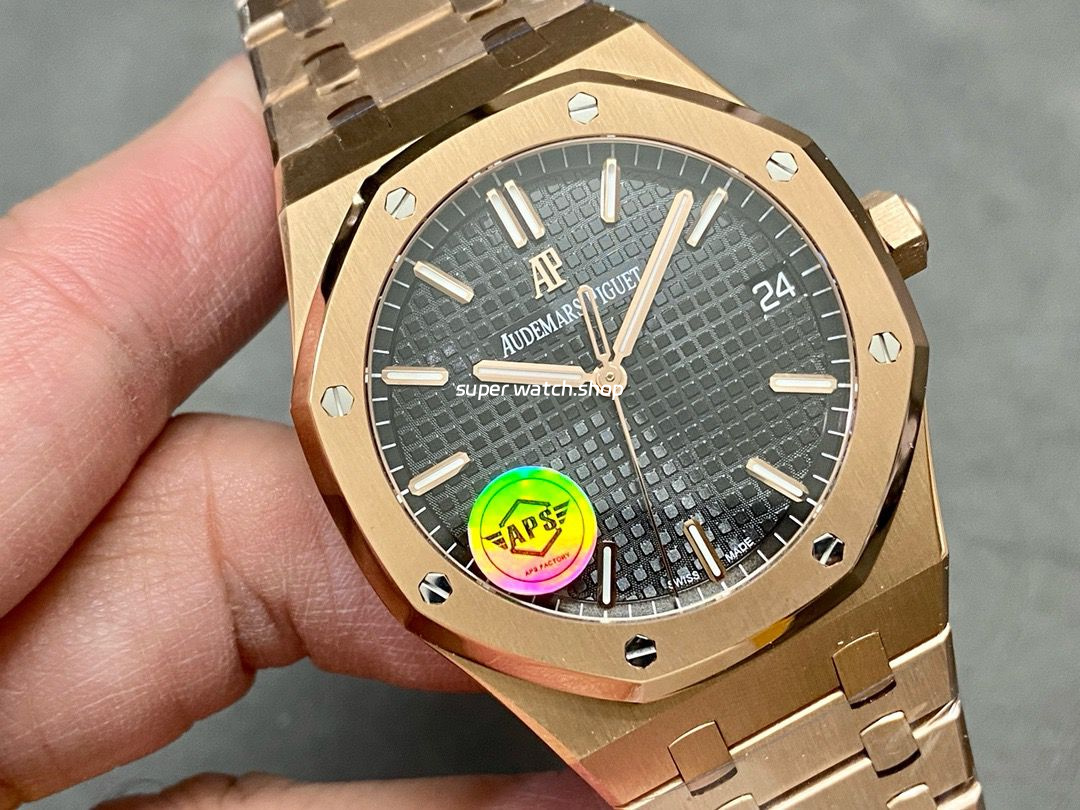 Audemars Piguet Royal Oak Selfwinding view 3