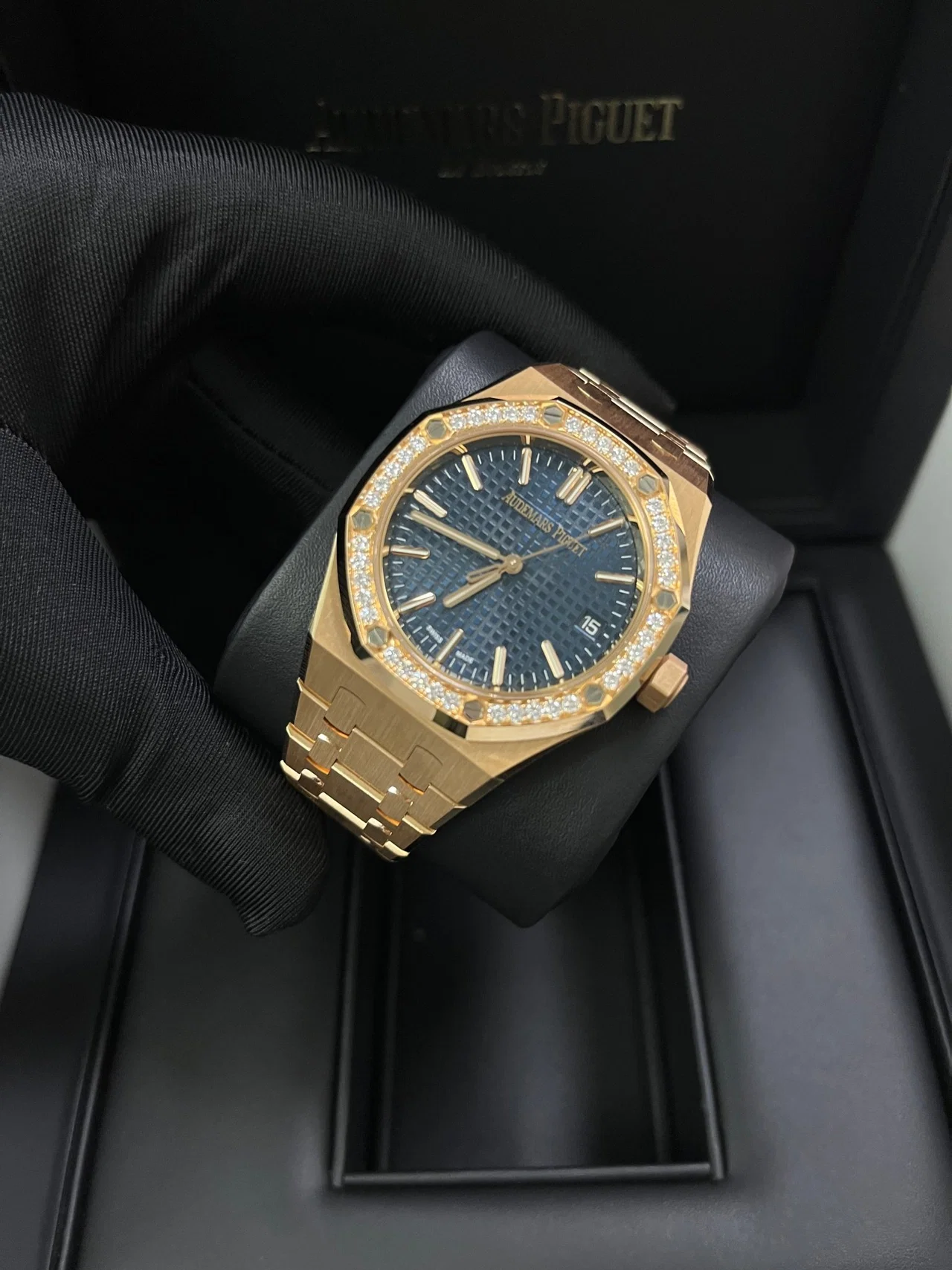 Audemars Piguet Royal Oak Selfwinding view 3