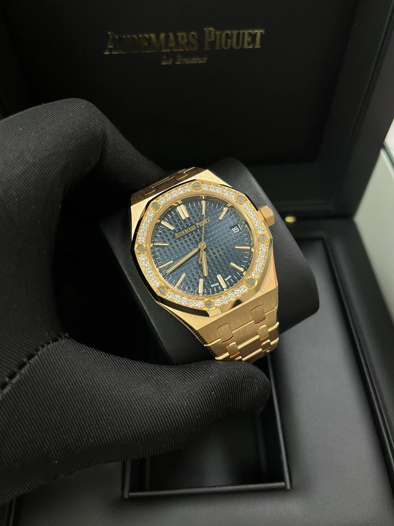 Audemars Piguet Royal Oak Selfwinding view 5