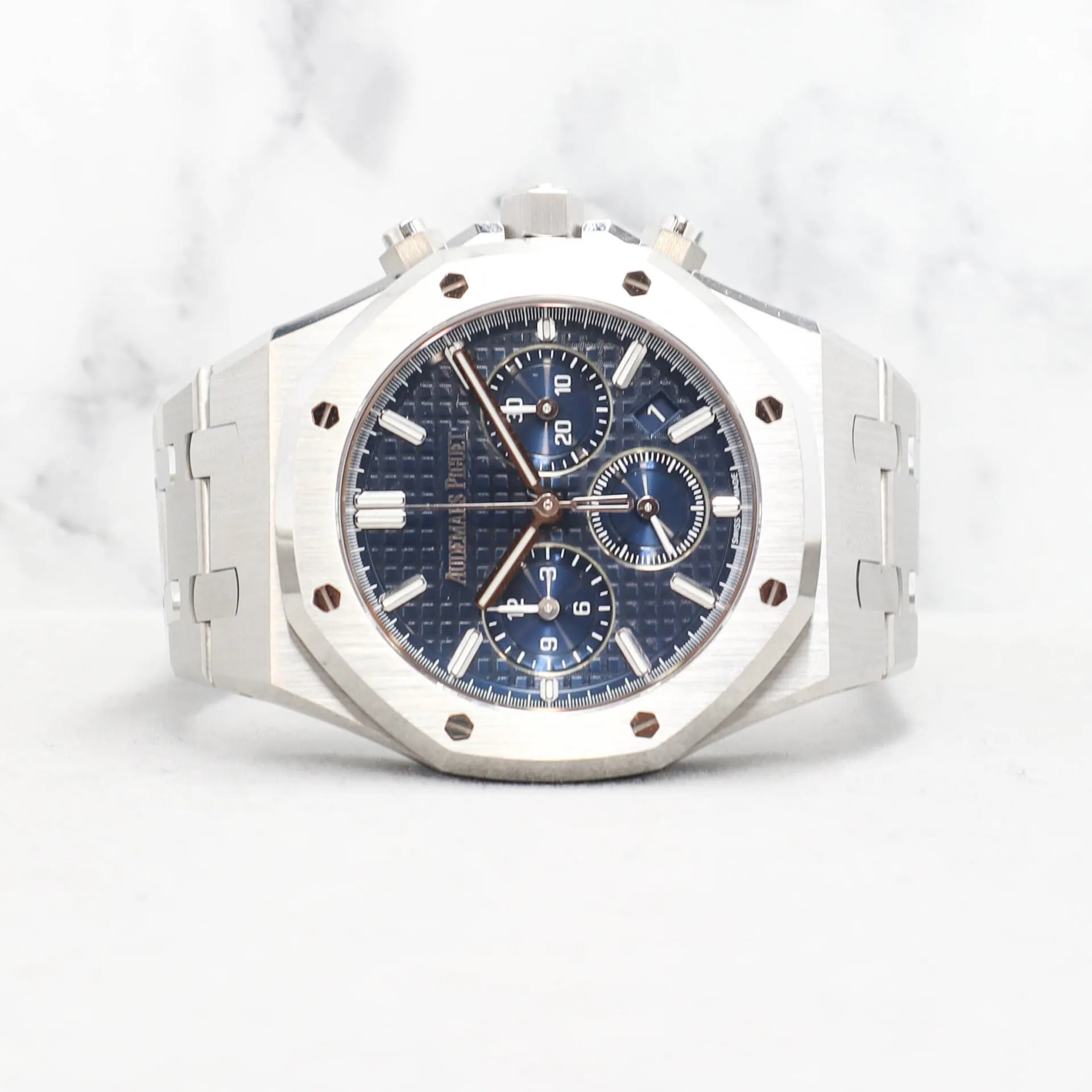 Audemars Piguet Royal Oak Selfwinding Chronograph view 2