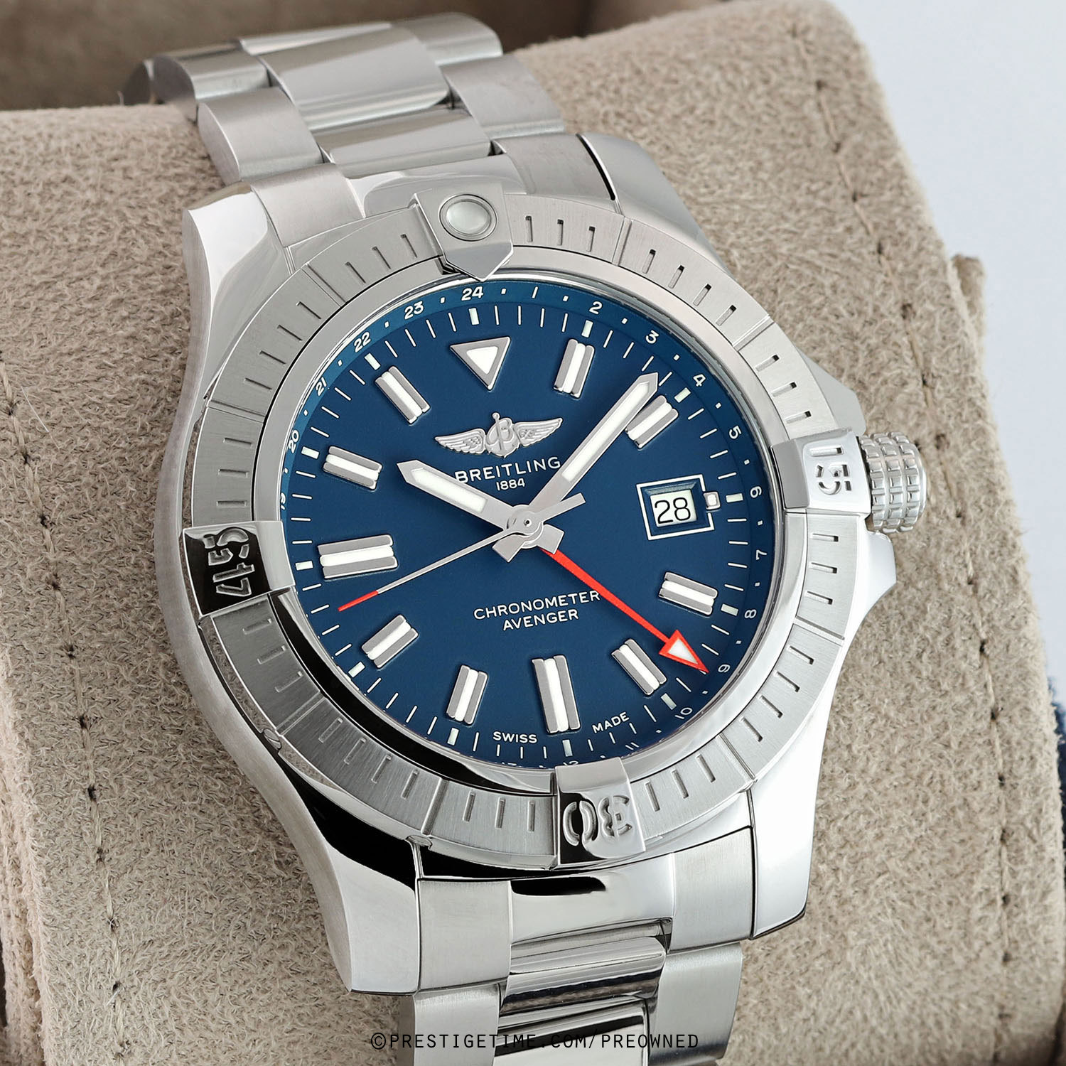 Breitling Avenger Automatic GMT 45 view 2