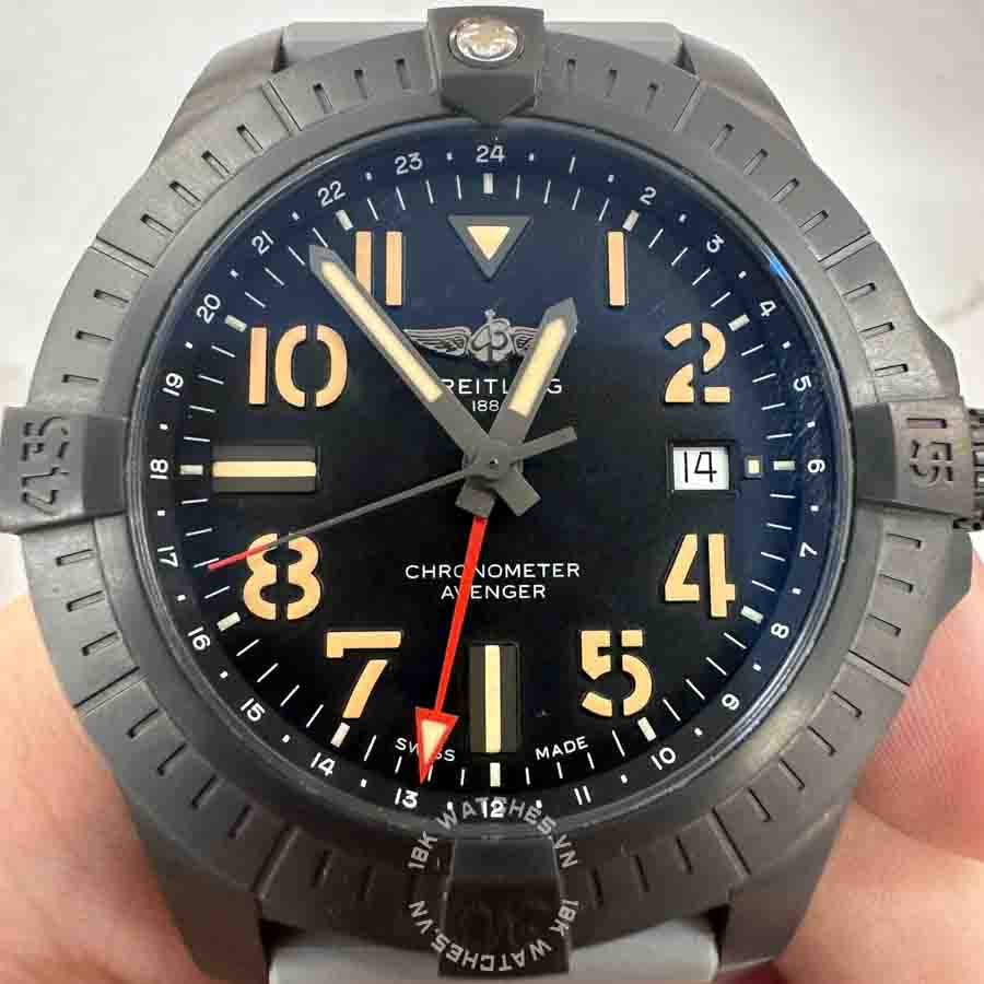 Breitling Avenger Automatic 45 view 4