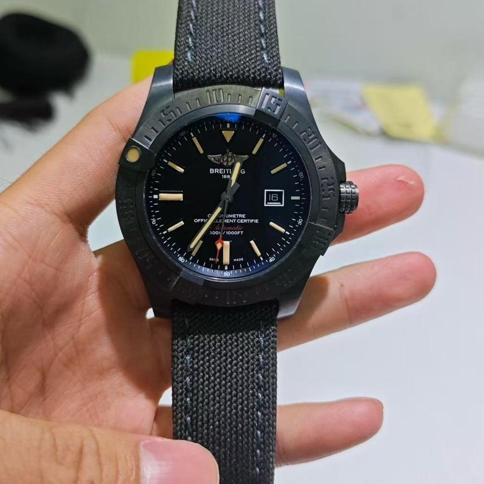 Breitling Avenger Blackbird 48 view 4