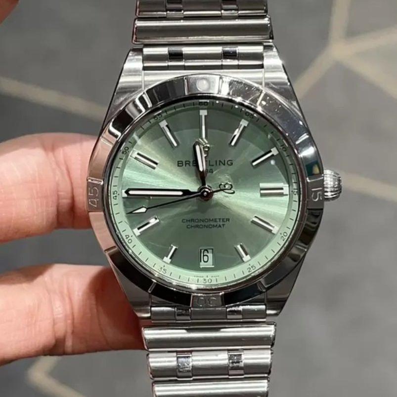 Breitling Chronomat Automatic 36 view 4