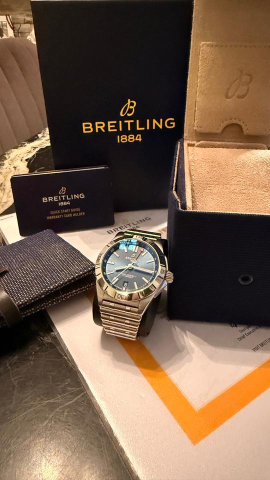 Breitling Chronomat Automatic GMT 40 view 4