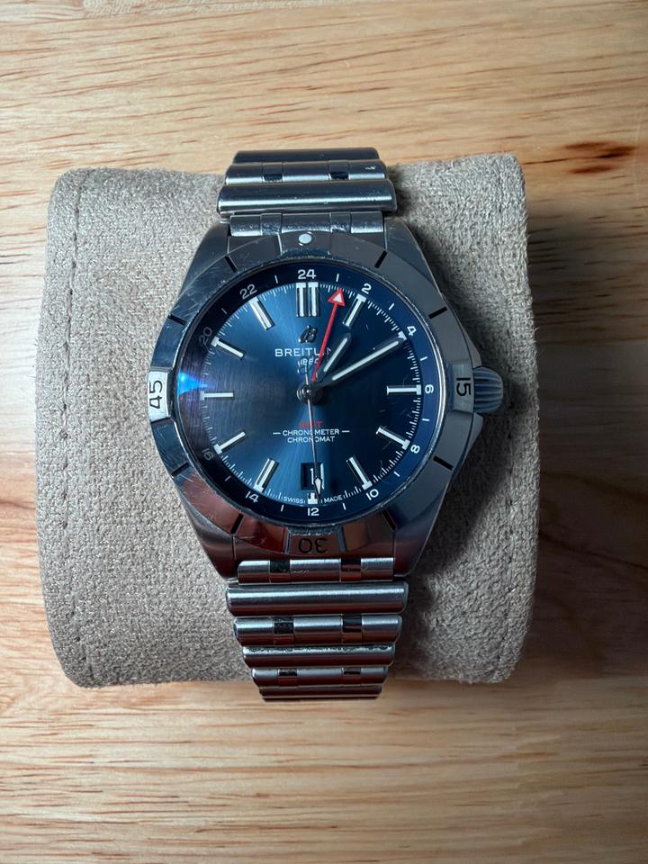 Breitling Chronomat Automatic GMT 40 view 3