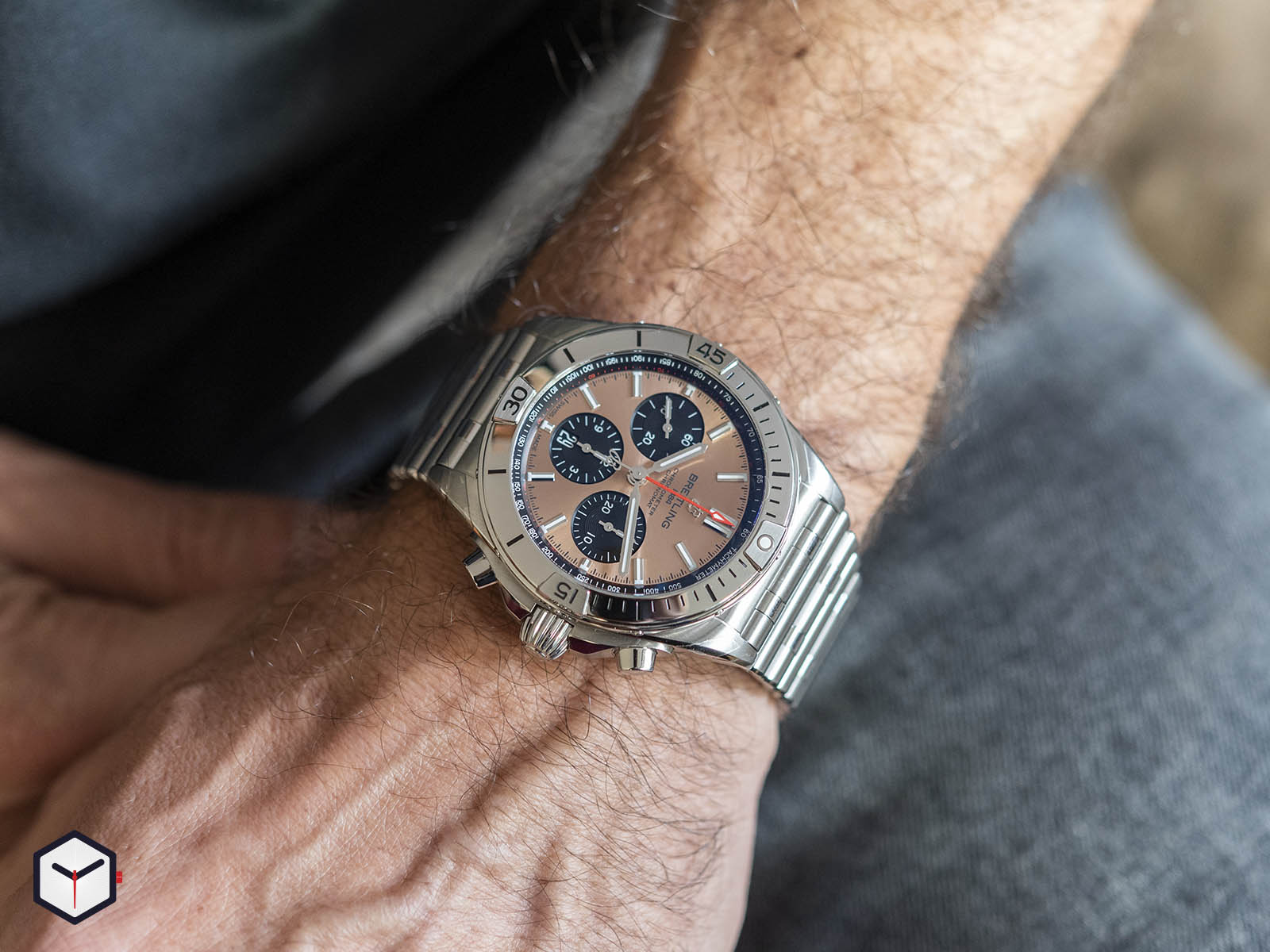Breitling Chronomat B01 42 view 5
