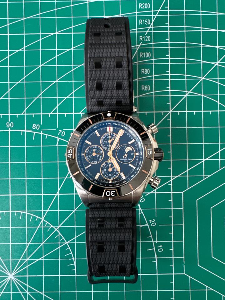 Breitling Super Chronomat 44 Four-Year Calendar view 3
