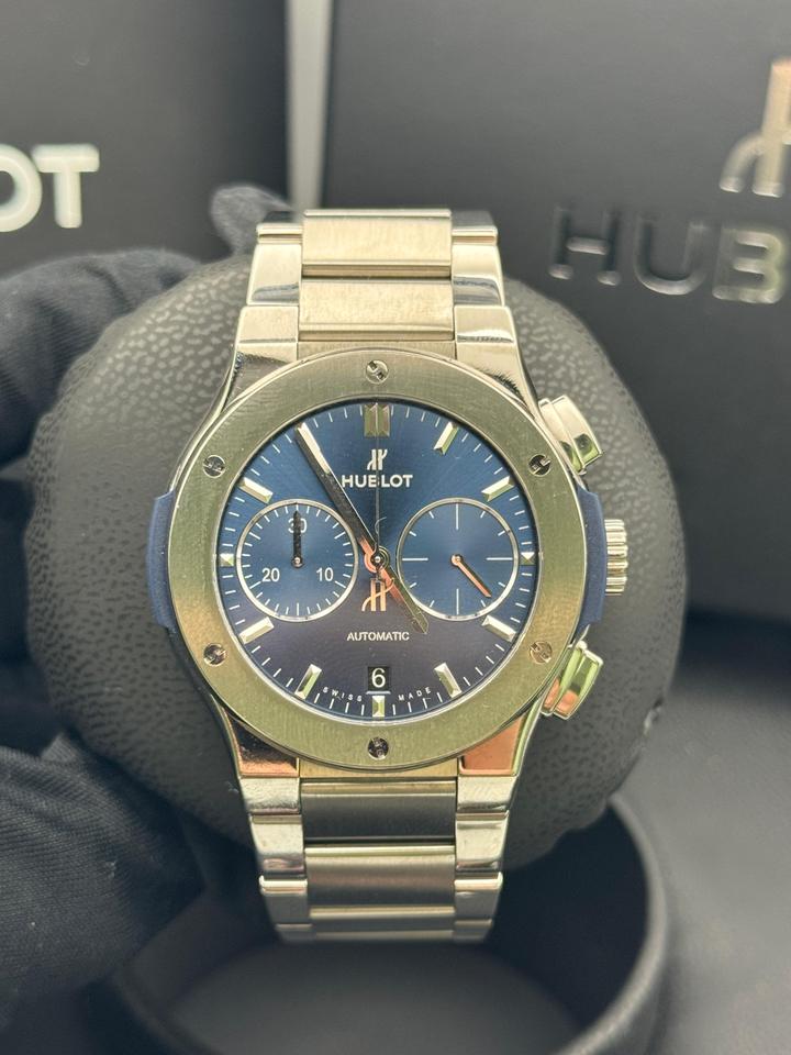 Hublot Classic Fusion Chronograph Titanium Blue view 4