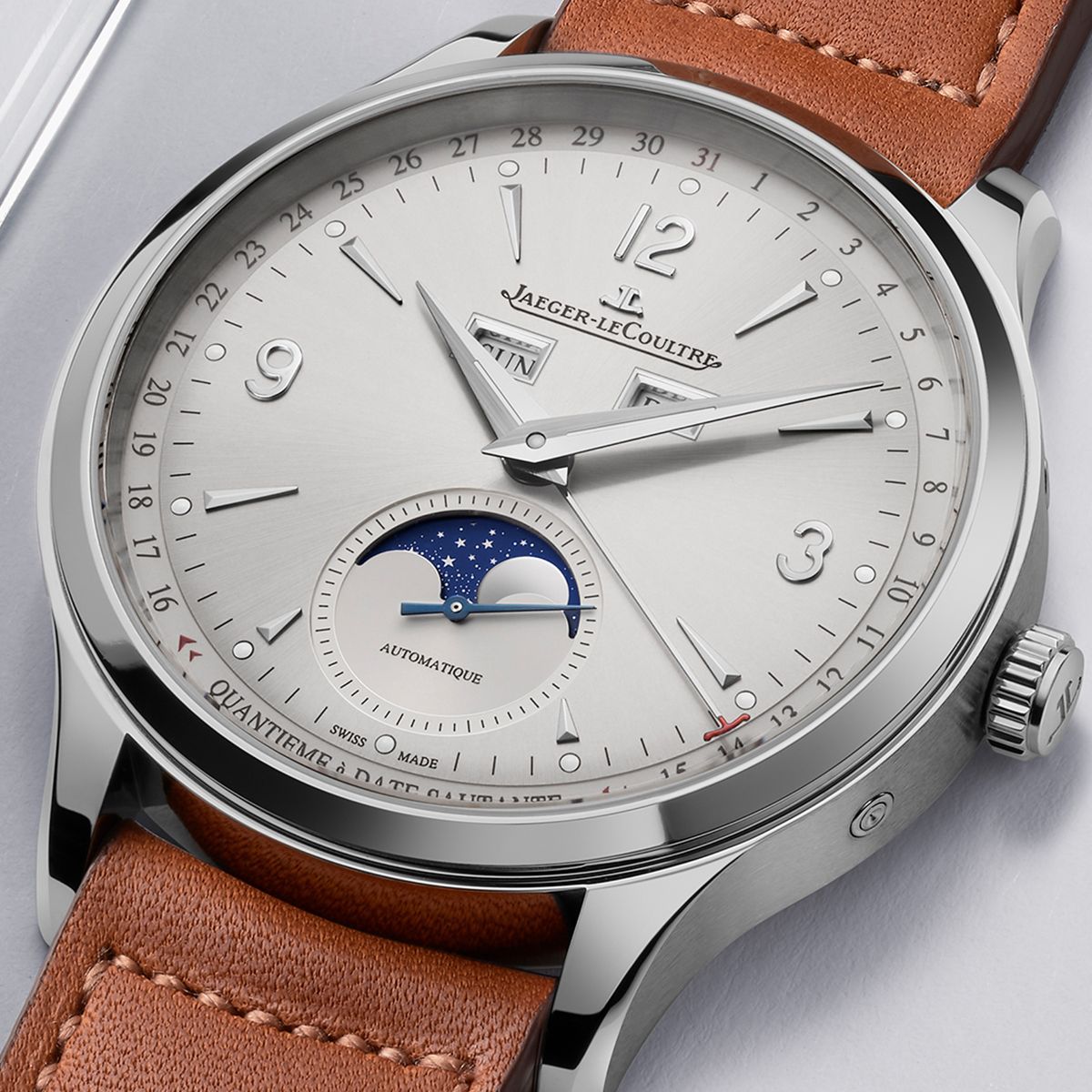 Jaeger-LeCoultre Master Control Calendar view 3