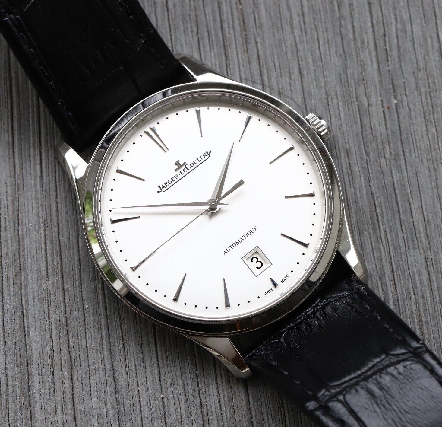 Jaeger-LeCoultre Master Ultra Thin Date view 4