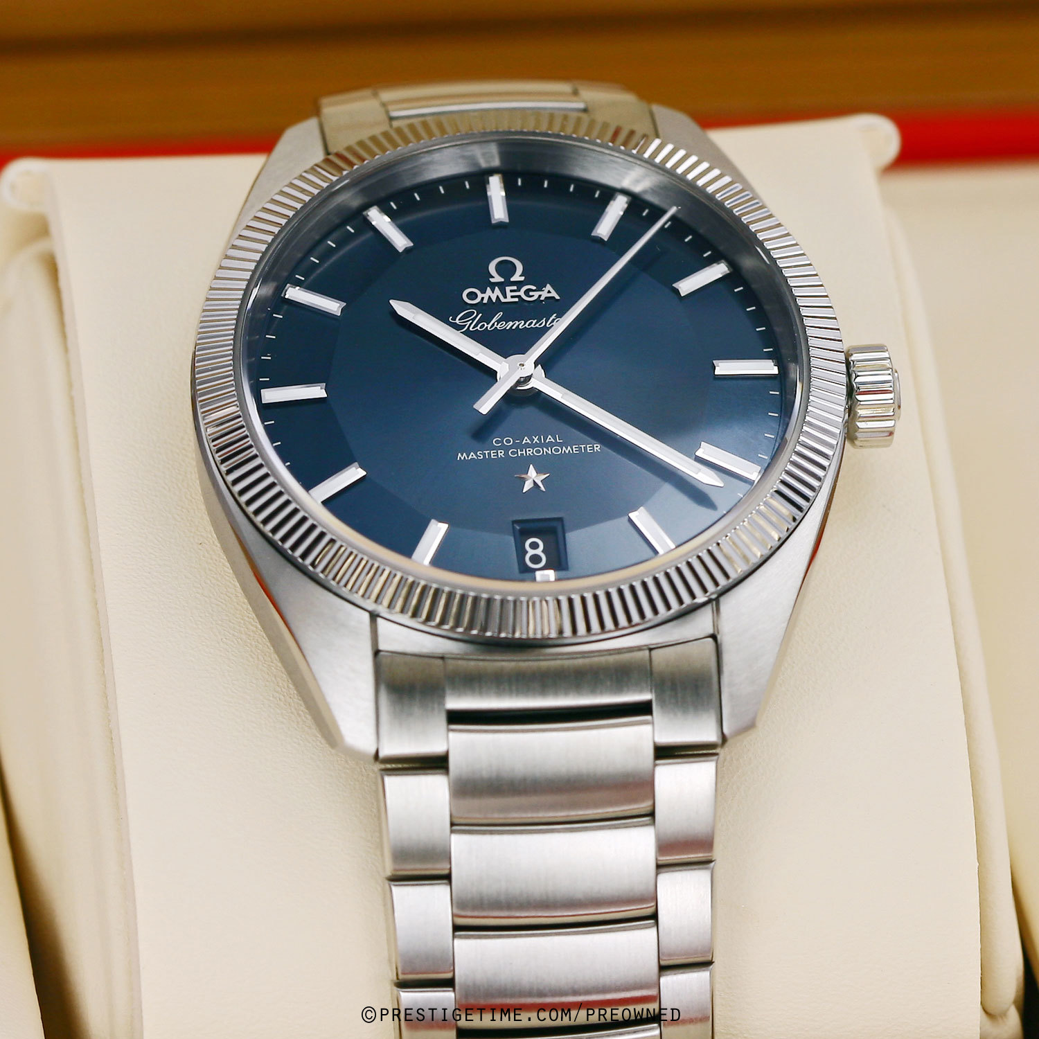 Omega Globemaster Master Chronometer view 5