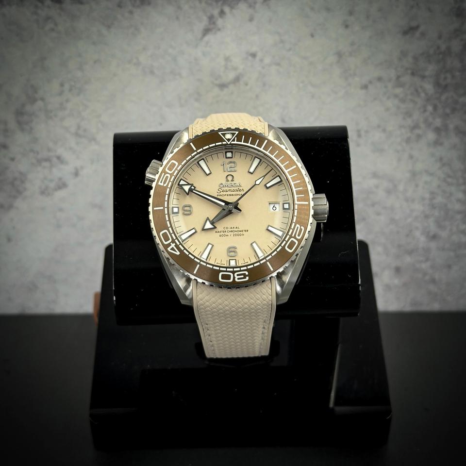 Omega Seamaster Planet Ocean 600M view 4