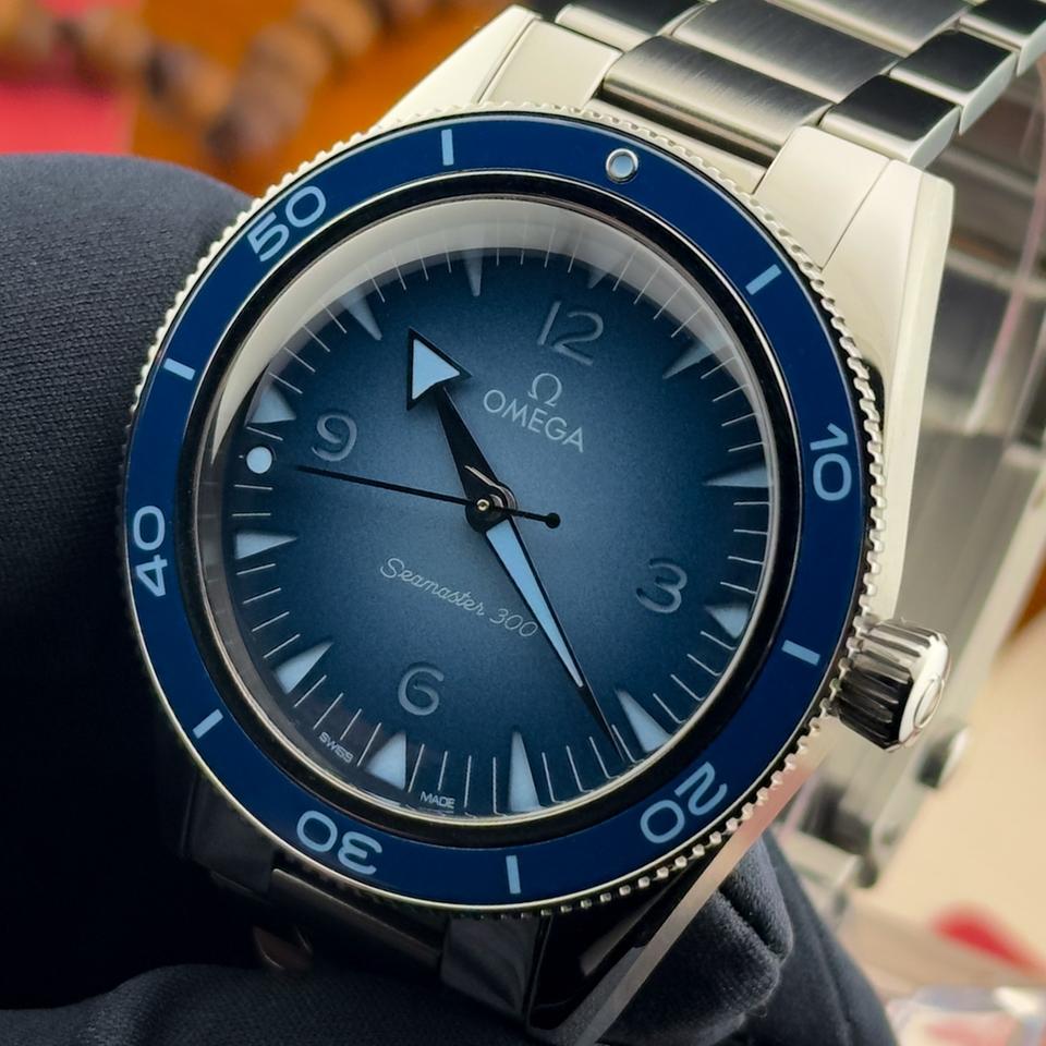 Omega Seamaster 300 view 5