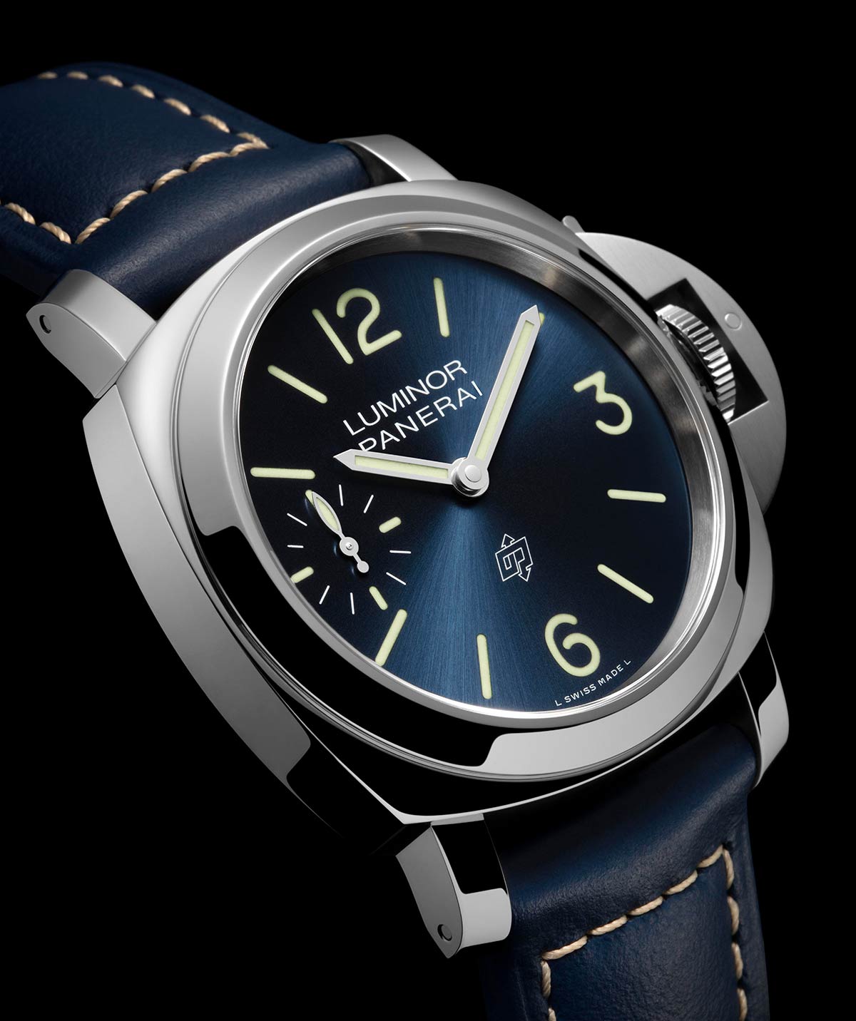 Panerai Luminor Blu Mare 44 view 4