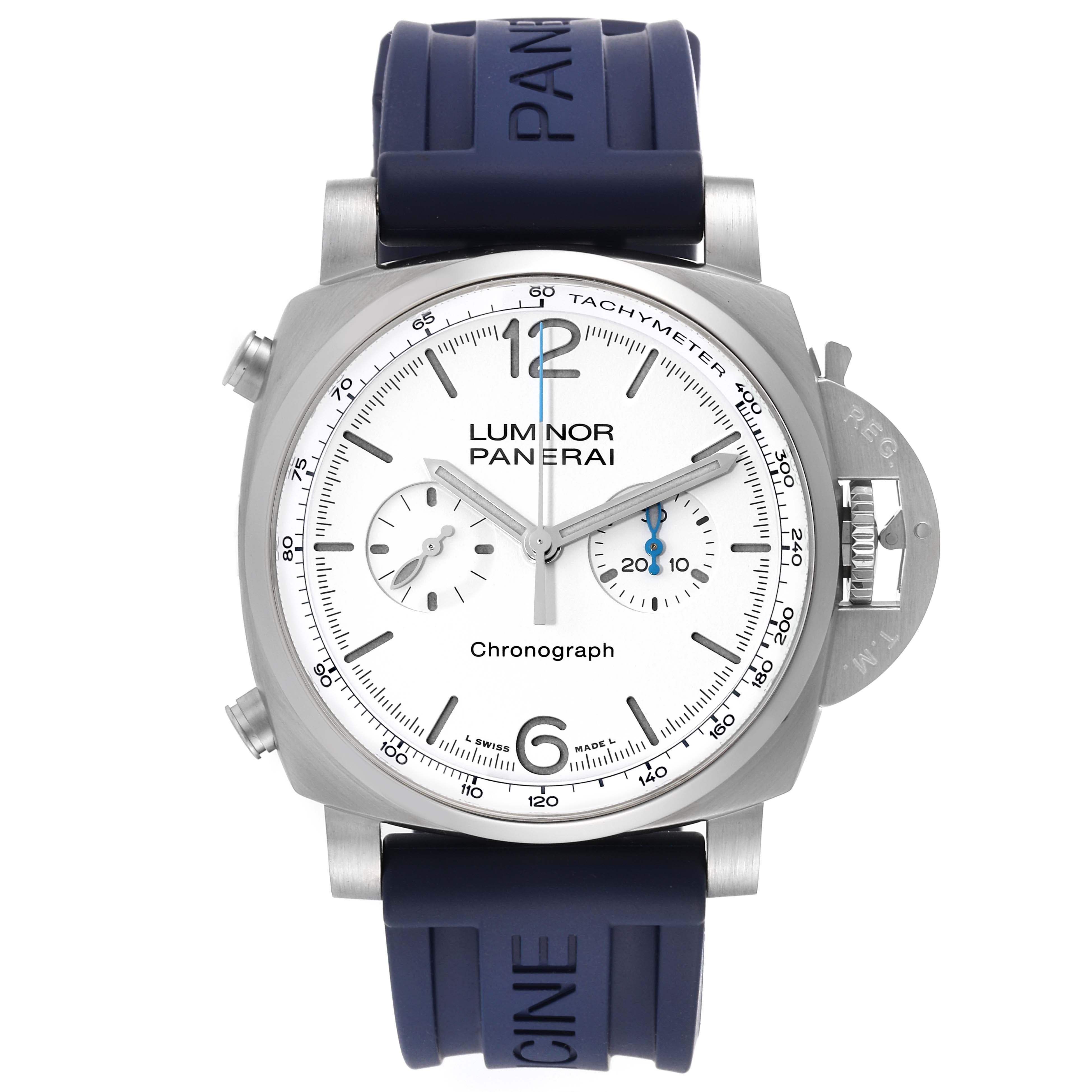 Panerai Luminor Chrono view 4
