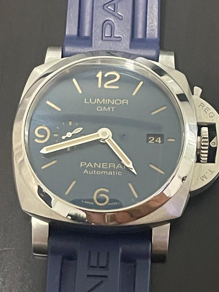 Panerai Luminor GMT 44 view 4