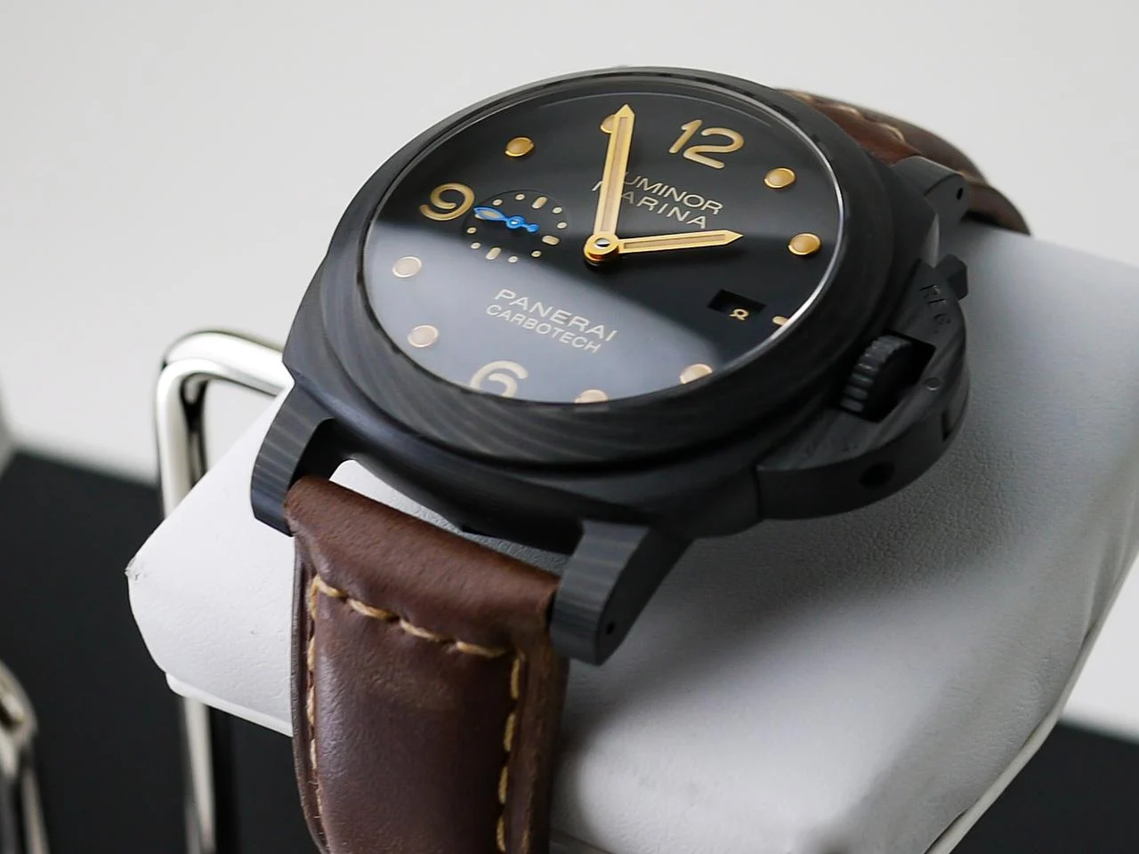 Panerai Luminor Marina 1950 Carbotech view 3