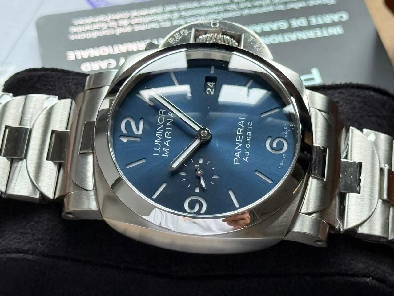Panerai Luminor Marina view 5