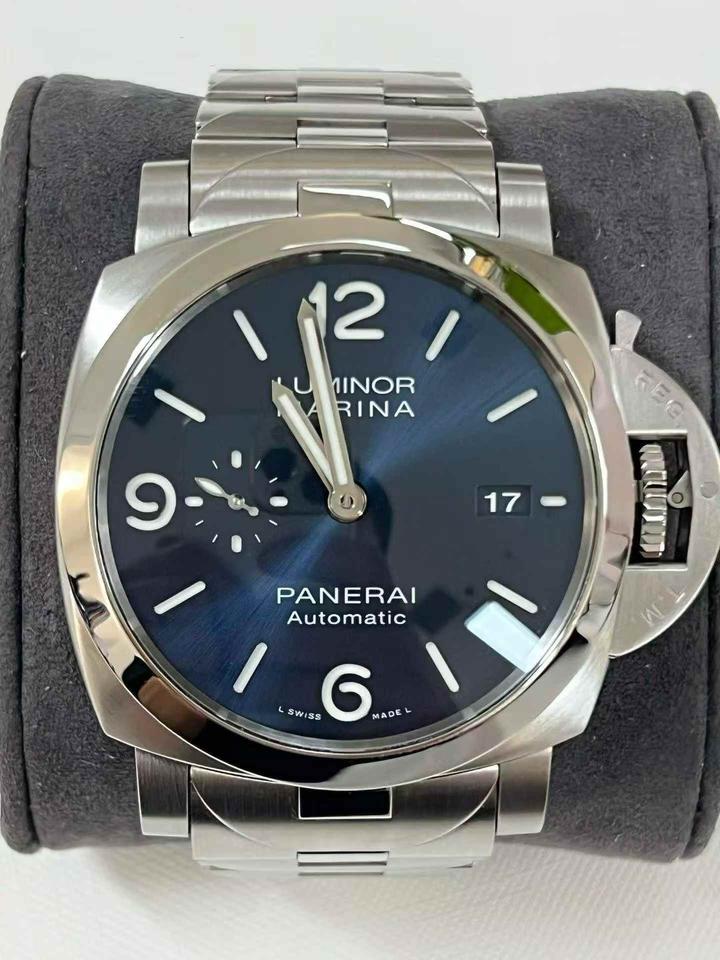 Panerai Luminor Marina view 3