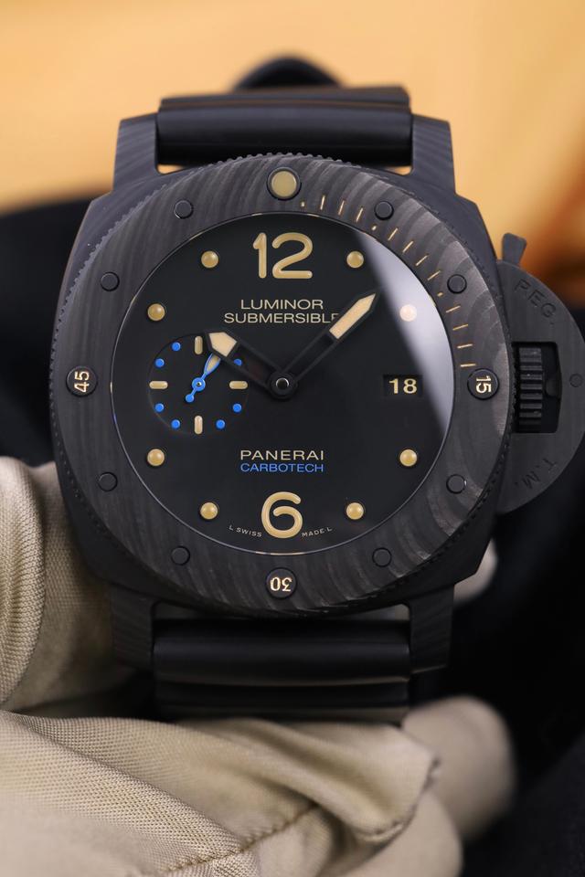 Panerai Luminor Submersible 1950 Carbotech 3 Days view 3
