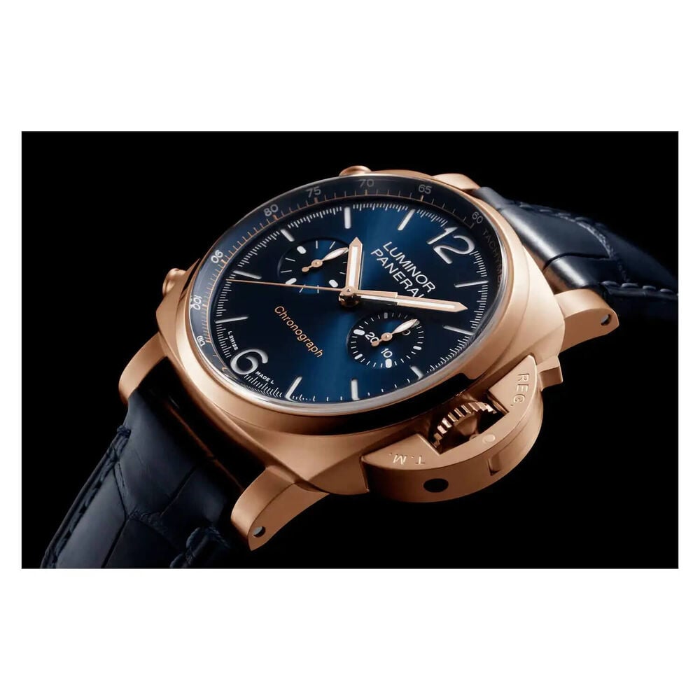 Panerai Luminor Chrono Goldtech Blu Notte view 2
