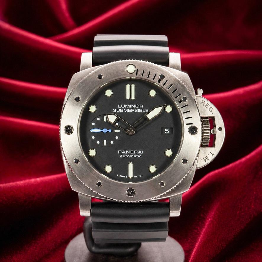 Panerai Luminor Submersible 1950 3 Days view 5