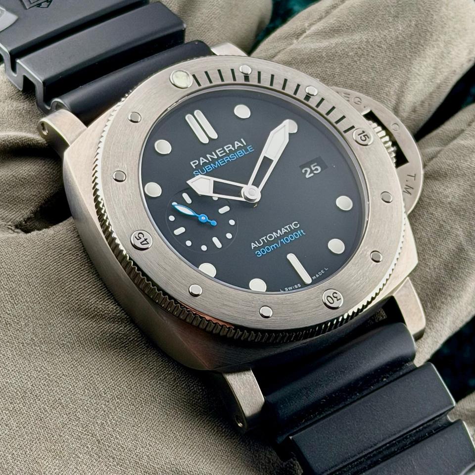 Panerai Luminor Submersible 1950 3 Days view 3