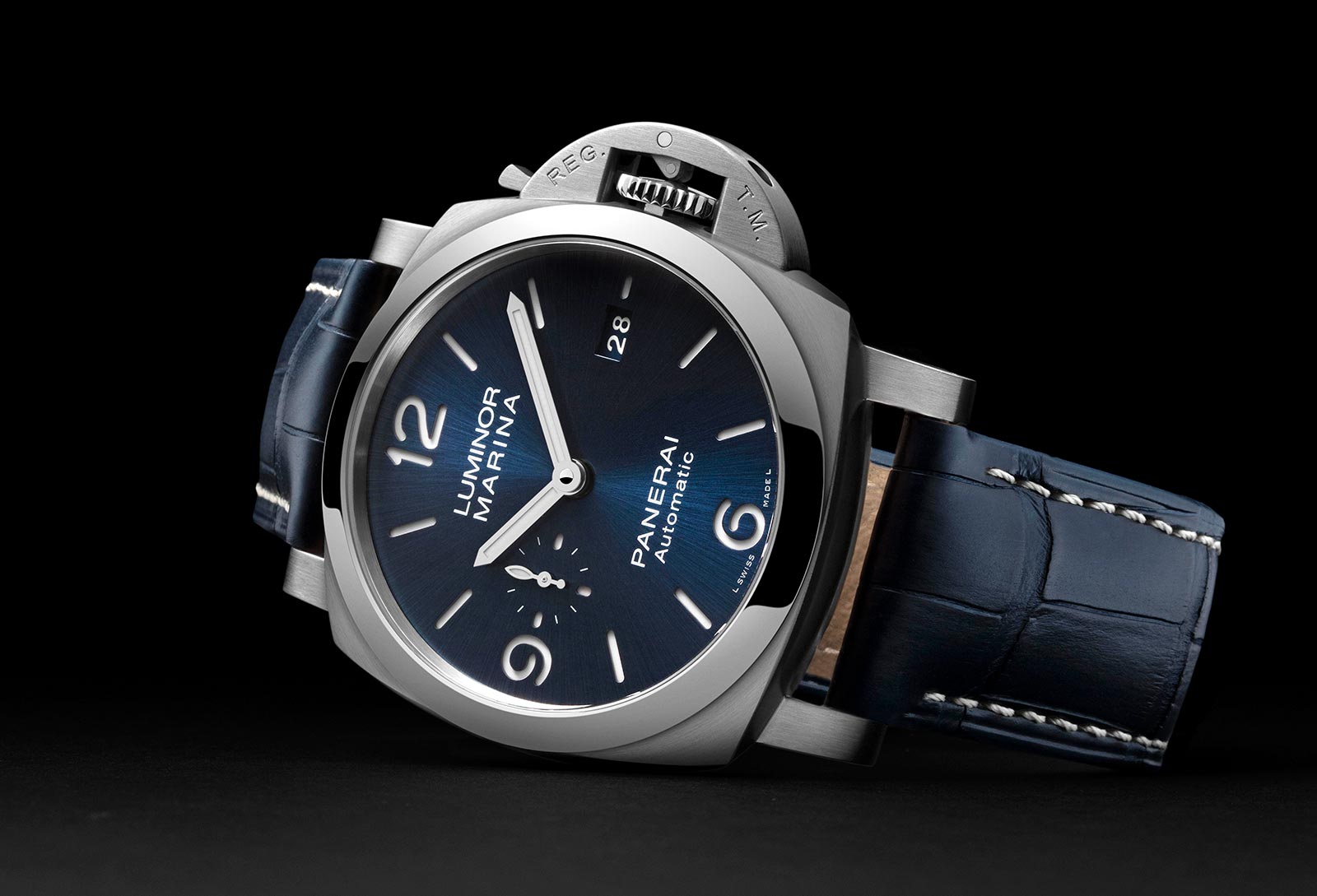 Panerai Luminor Marina view 4