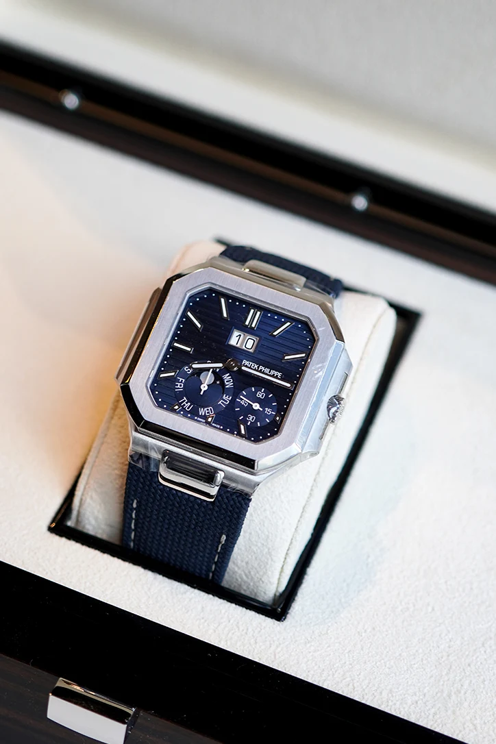 Patek Philippe Cubitus view 3