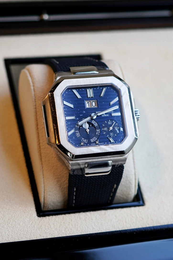 Patek Philippe Cubitus view 4
