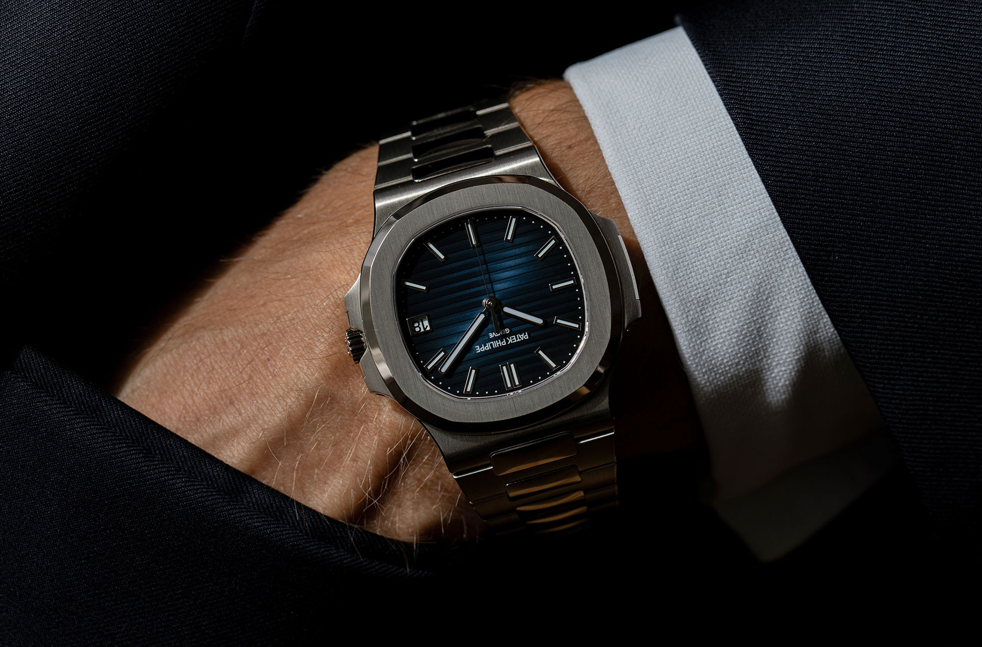 Patek Philippe Nautilus view 4