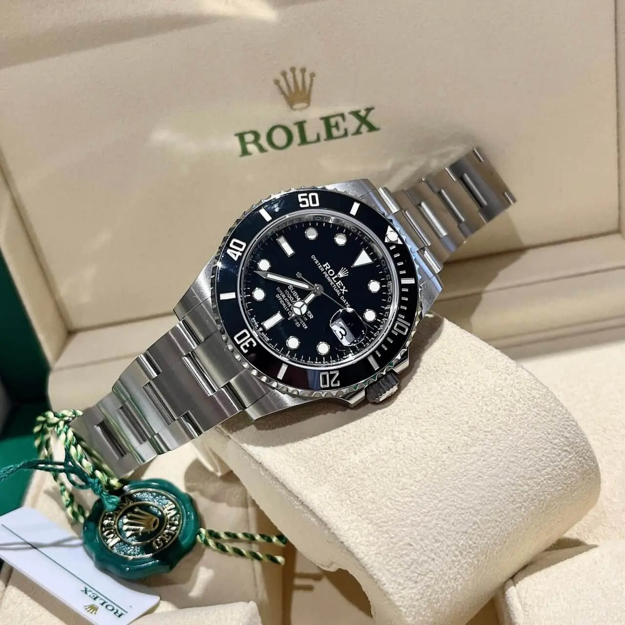 Rolex Submariner — alternate view