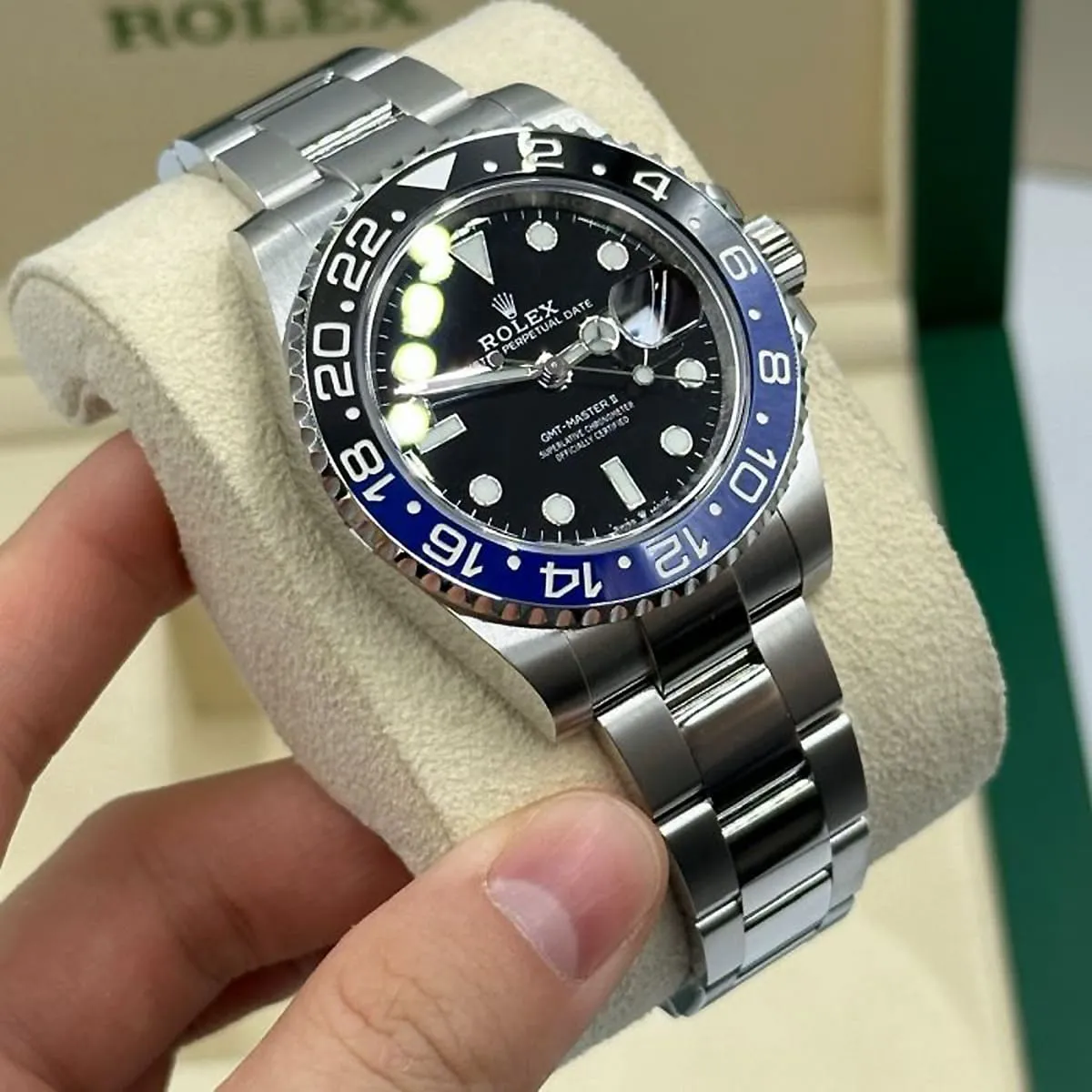 Rolex GMT-Master II 'Batman' view 3