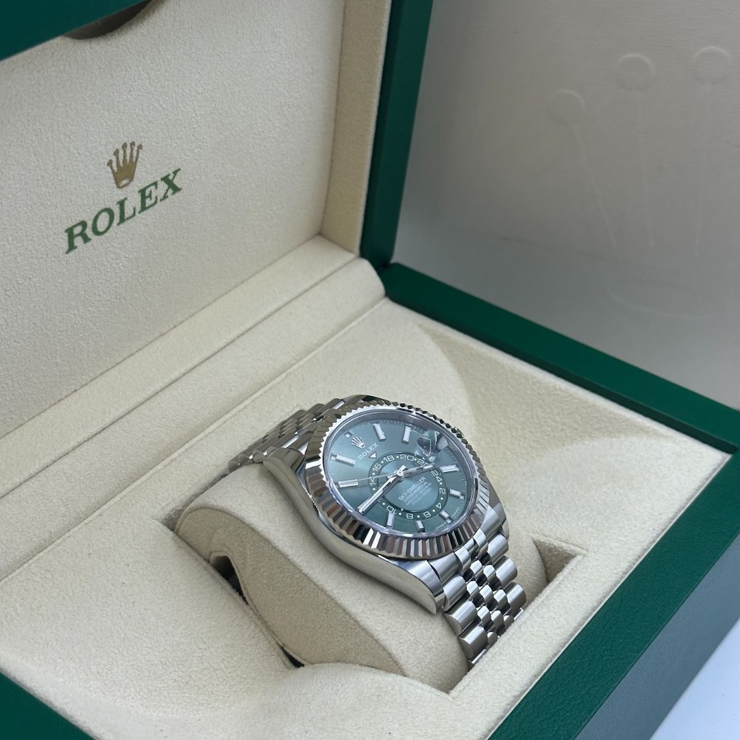 Rolex Sky-Dweller view 4