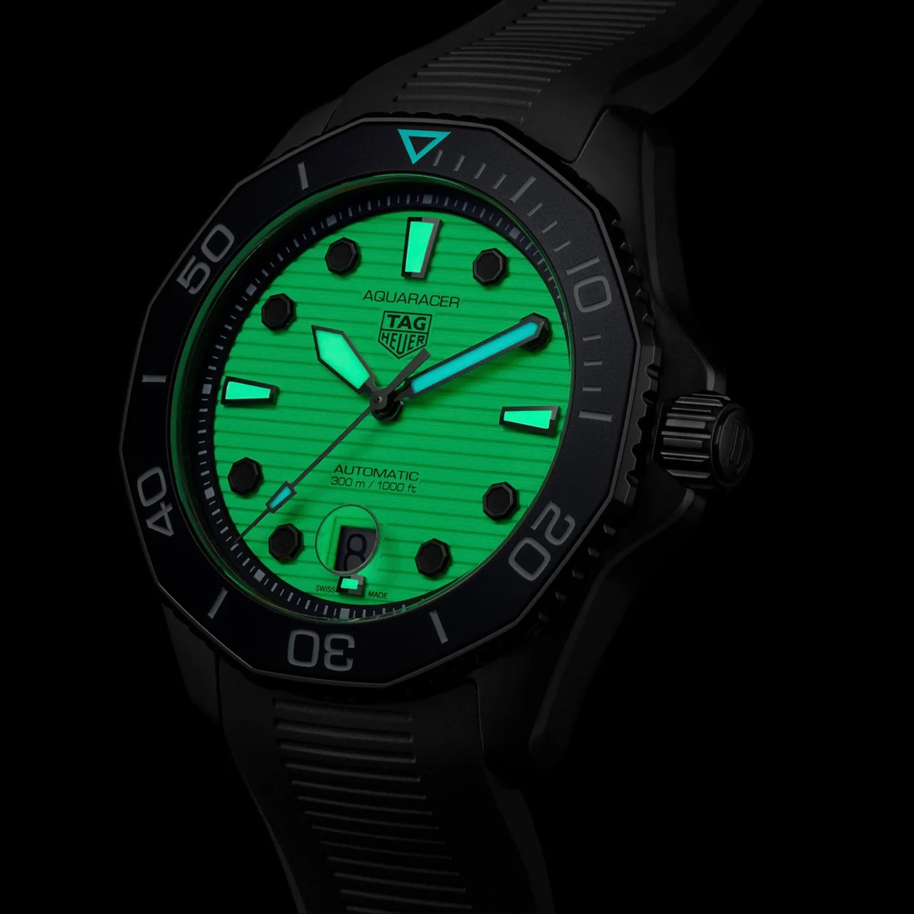 TAG Heuer Aquaracer Professional 300 view 5