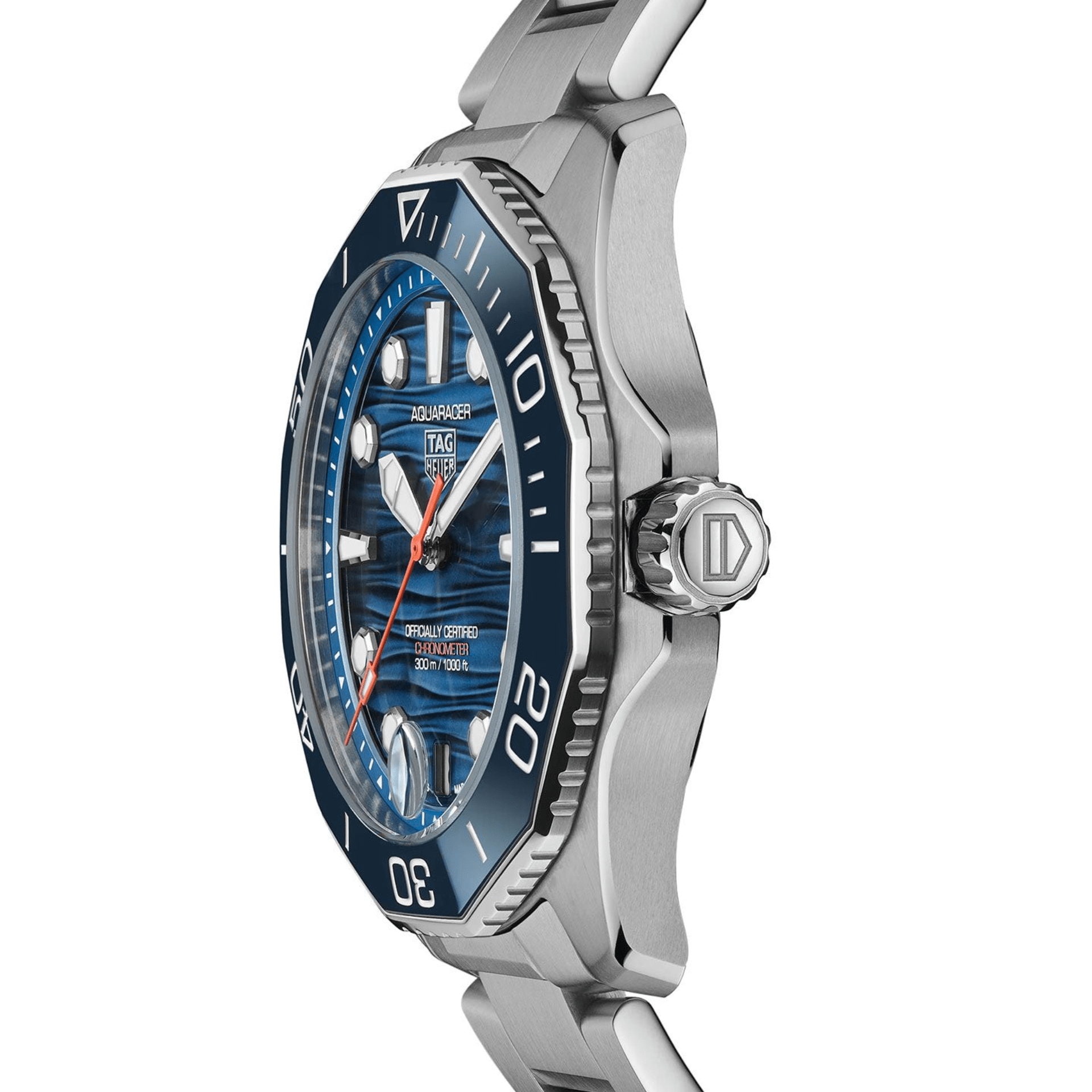 TAG Heuer Aquaracer Professional 300 view 4