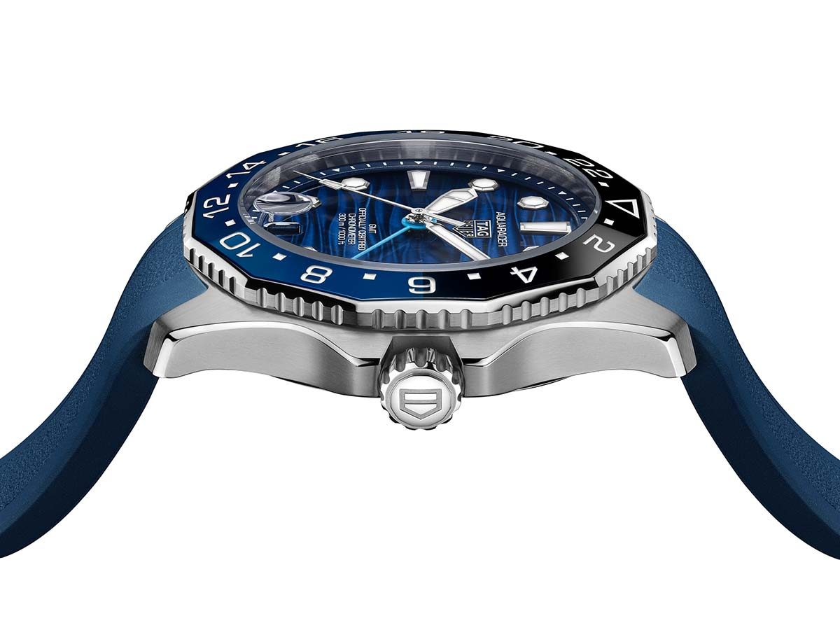 TAG Heuer Aquaracer Professional 300 view 4
