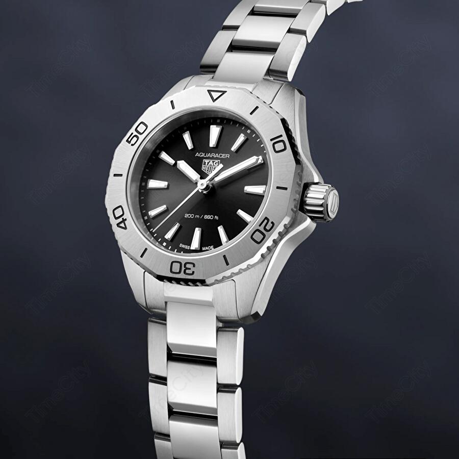 TAG Heuer Aquaracer Professional 200 view 3