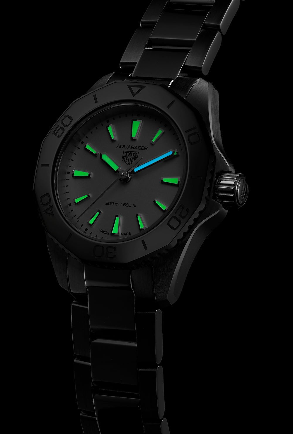 TAG Heuer Aquaracer Professional 200 view 5