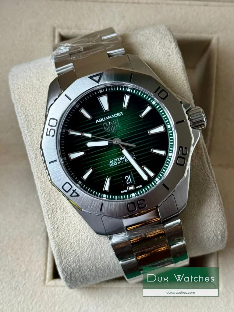 TAG Heuer Aquaracer Professional 300 view 4